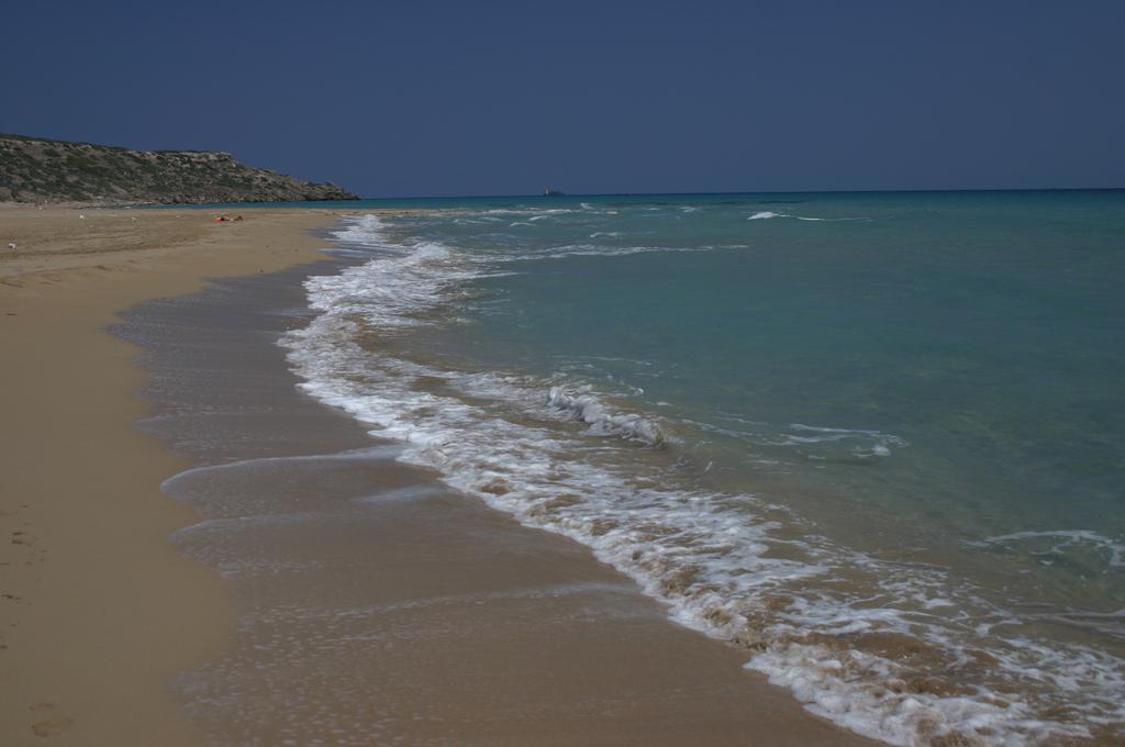 Hera Kyrenia Bb Kazaphani Bagian luar foto